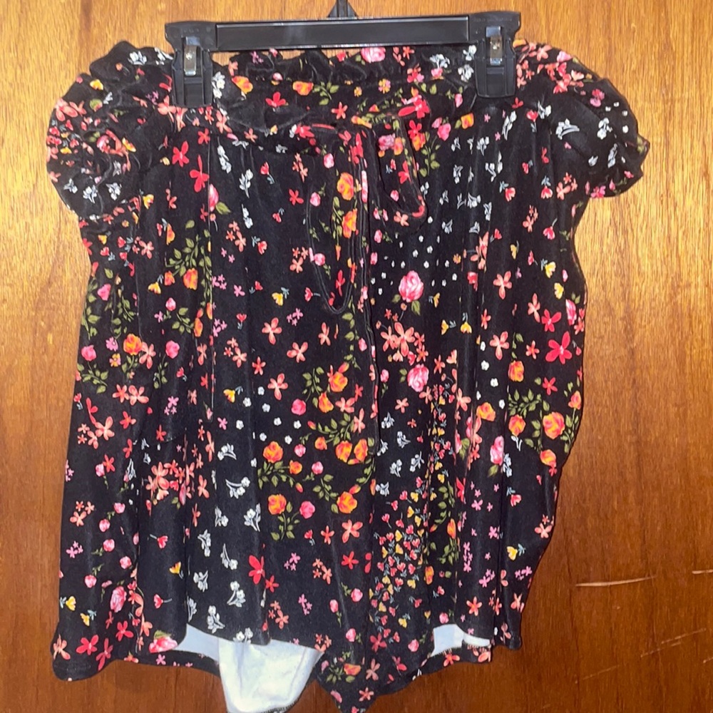 BLACK FLORAL PAPERBAG SHORTS